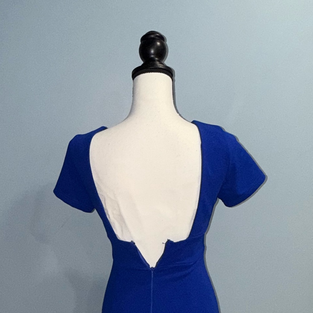~Lulu's Blue Backless Bodycon Dress with Cap Sleeves - Picture 4 of 6